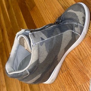 Maurices Camo Wedge Sneakers Size 6.5